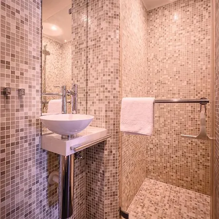 Primula Penthouse Apartmán *